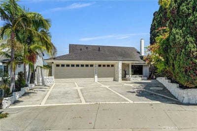 /international/us/24224-spicewood-lane-harbor-city-ca-110108612145/