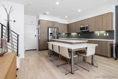 /international/us/2622-aperture-cir-san-diego-ca-110106981140/