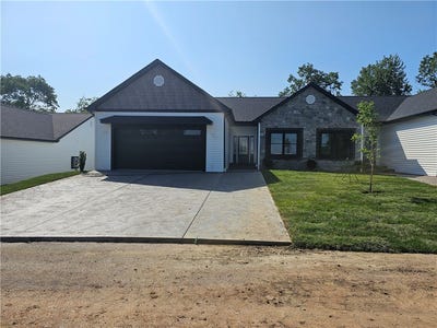 /international/us/810-10th-st-youngwood-pa-110106307449/