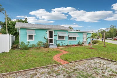 /international/us/1301-north-avenue-tavares-fl-110099452726/
