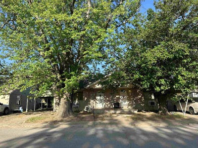 /international/us/114-n-leach-watonga-ok-110091674743/
