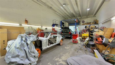 /international/us/turnkey-mechanic-repair-shop-for-sale-by-bird-road-industrial-corridor-miami-fl-110120135322/