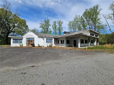 /international/us/2549-nc-highway-8-n-danbury-nc-110099184634/