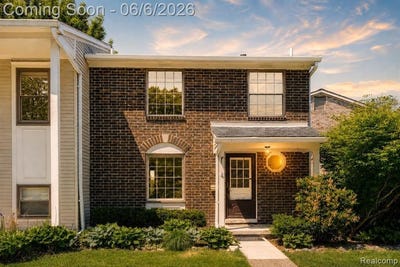 /international/us/1787-sheffield-drive-ypsilanti-mi-110108588516/