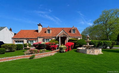 /international/us/187-commonwealth-avenue-massapequa-ny-110108345524/