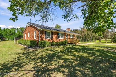/international/us/202-mclean-street-hamlet-nc-110120560399/