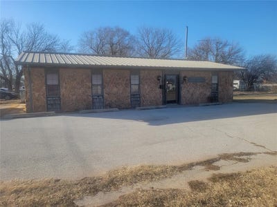 /international/us/610-se-4th-street-lindsay-ok-110096958583/