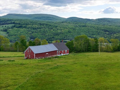 /international/us/487-nelson-hill-road-sheffield-vt-110108612918/