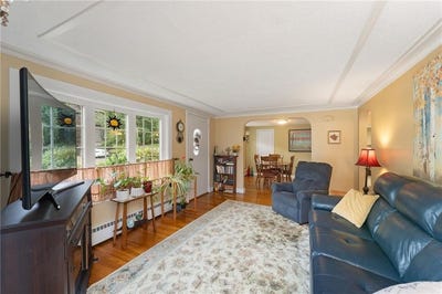 /international/us/25-hillview-avenue-north-smithfield-ri-110101402461/?lang=id