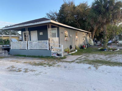 /international/us/918-n-10th-street-fort-pierce-fl-110093805789/