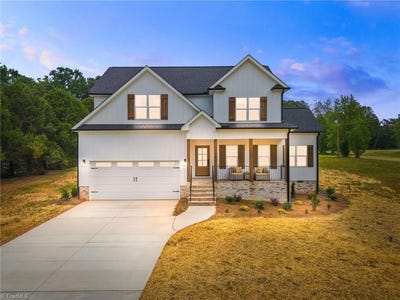 /international/us/303-country-club-drive-stoneville-nc-110108383453/