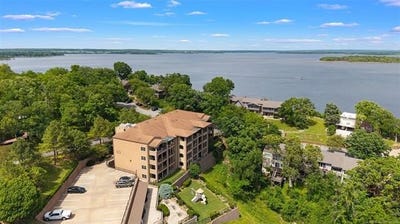 /international/us/25-grand-lake-drive-monkey-island-ok-110106304494/