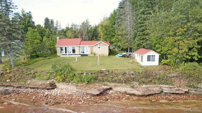 /international/us/11645-desrochers-road-pelkie-mi-110109960844/