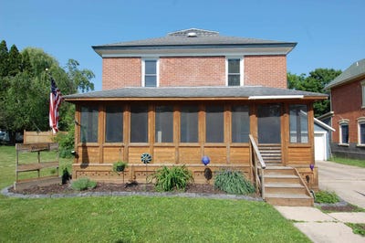 /international/us/256-s-lexington-street-spring-green-wi-110099960862/
