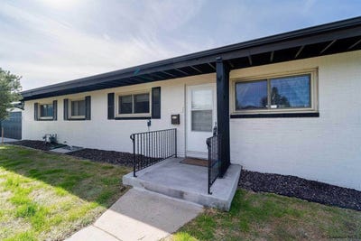 /international/us/3117-douglas-st-cheyenne-wy-110108298396/
