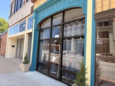 /international/us/407-s-main-street-joplin-mo-110108739762/