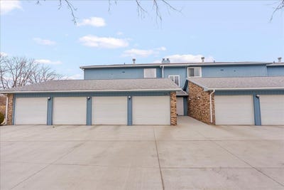 /international/us/135-e-san-marnan-drive-waterloo-ia-110105644456/