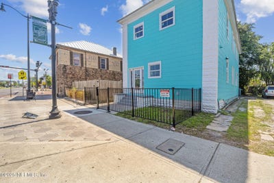 /international/us/2010-n-main-st-jacksonville-fl-110099727479/