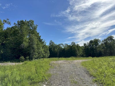 /international/us/84-willow-street-norridgewock-me-110109051076/