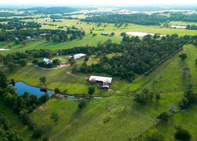 /international/us/1163-private-road-6002-giddings-tx-110098354036/