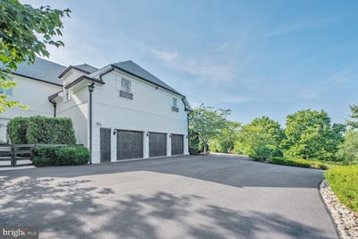 /international/us/16717-whirlaway-court-leesburg-va-110100515989/?lang=en