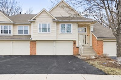 /international/us/warrenville-il-110108029292/