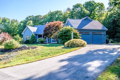 /international/us/19-country-creek-north-yarmouth-me-110120068058/