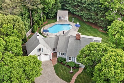/international/us/9-bakers-pond-road-east-dennis-ma-110108383545/