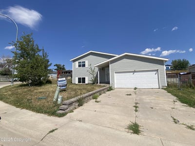 /international/us/3317-georgia-cir-gillette-wy-110101462521/