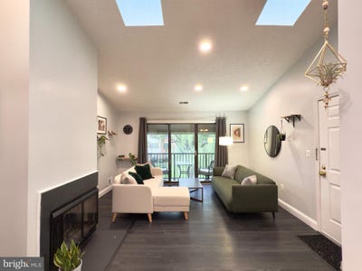 /international/us/11-poillon-court-lawrence-township-nj-110100805697/
