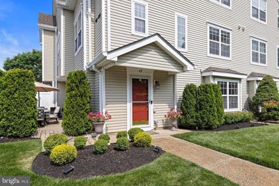 /international/us/43-watson-court-howell-nj-110100321524/