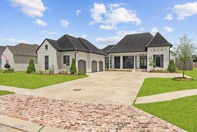 /international/us/109-trailing-oaks-youngsville-la-110108480329/