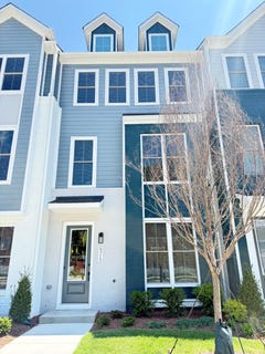 /international/us/9715-grant-avenue-manassas-va-110108199296/