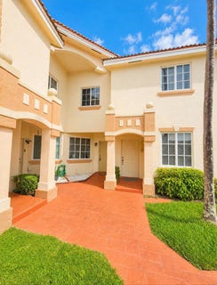/international/us/8356-nw-10th-st-miami-fl-110107992293/