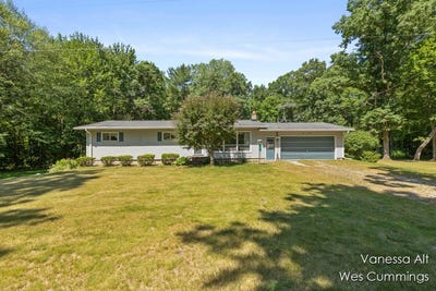 /international/us/8233-johnson-road-belding-mi-110100454769/
