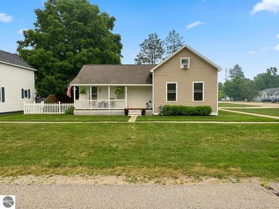/international/us/229-sixth-avenue-tawas-city-mi-110119386643/