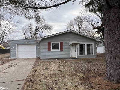 /international/us/1960-oakcrest-drive-hamilton-il-110105973479/
