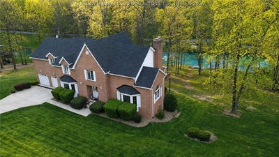 /international/us/738-pinecrest-drive-huntington-wv-110107310828/