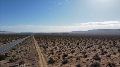 /international/us/29-old-woman-springs-road-johnson-valley-ca-110105416072/