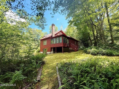 /international/us/283-benton-hill-rd-becket-ma-110101401345/