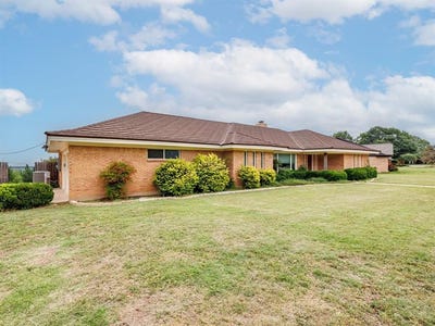 /international/us/905-high-road-coleman-tx-110099642742/