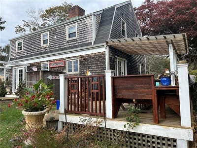 /international/us/7-boulevard-e-middletown-ri-110107877421/