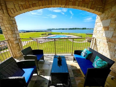 /international/us/9900-northshore-boulevard-corsicana-tx-110100625282/