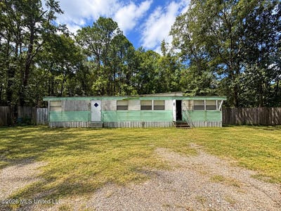 /international/us/5601-carrie-street-gautier-ms-110120002632/