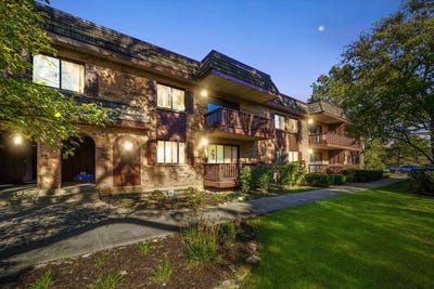 /international/us/7920-woodglen-lane-downers-grove-il-110107631095/