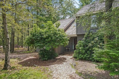 /international/us/214-snow-ridge-circle-lake-harmony-pa-110100943903/