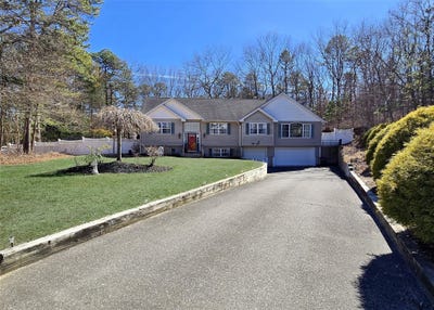 /international/us/11-doral-lane-yaphank-ny-110098049027/
