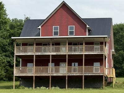 /international/us/2560-schisandra-lane-cosby-tn-110098223792/