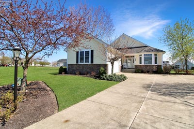 /international/us/1239-catawba-bay-drive-port-clinton-oh-110099142754/