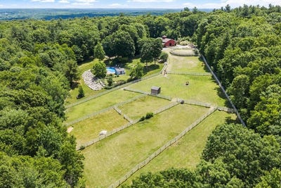 /international/us/261-old-littleton-road-harvard-ma-110108885959/